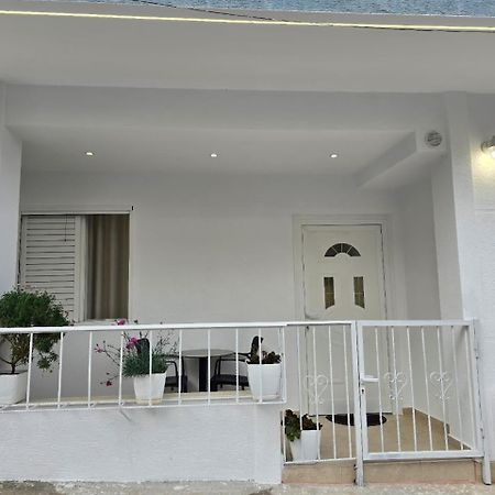 Aila Apartment Sarande Luaran gambar