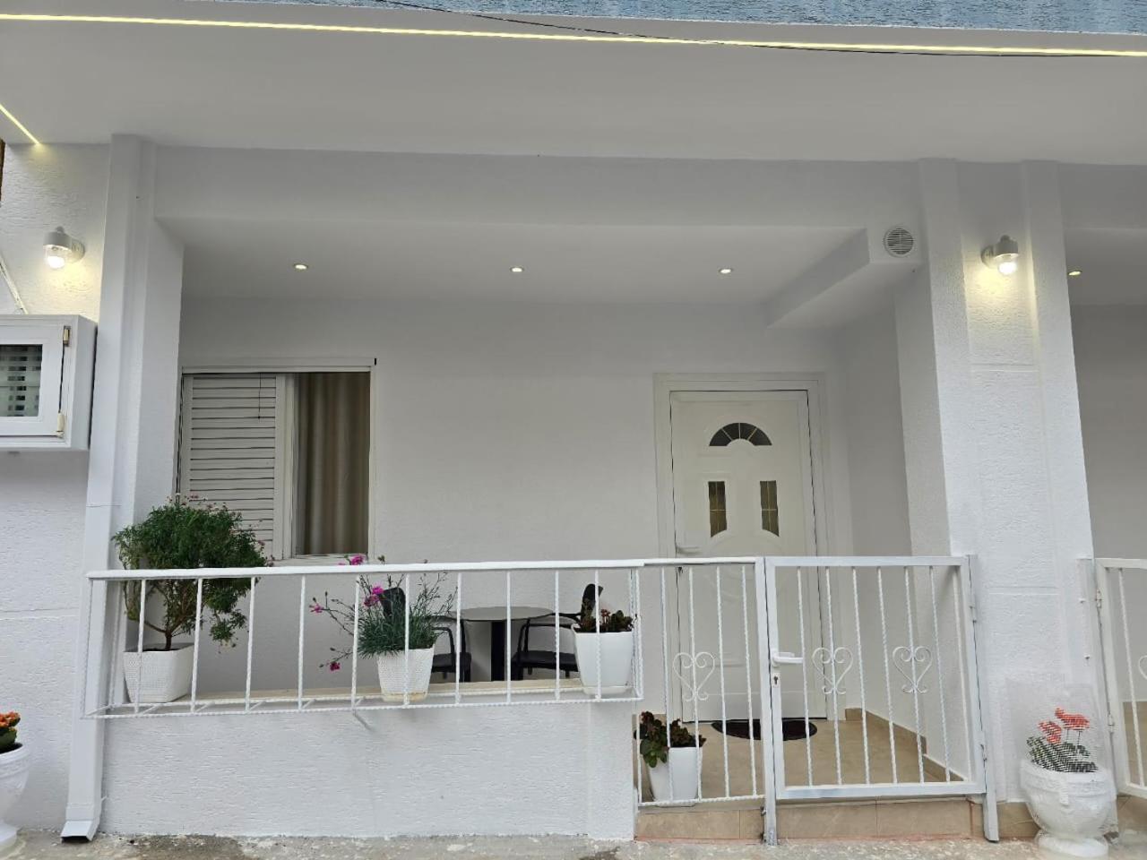 Aila Apartment Sarande Luaran gambar
