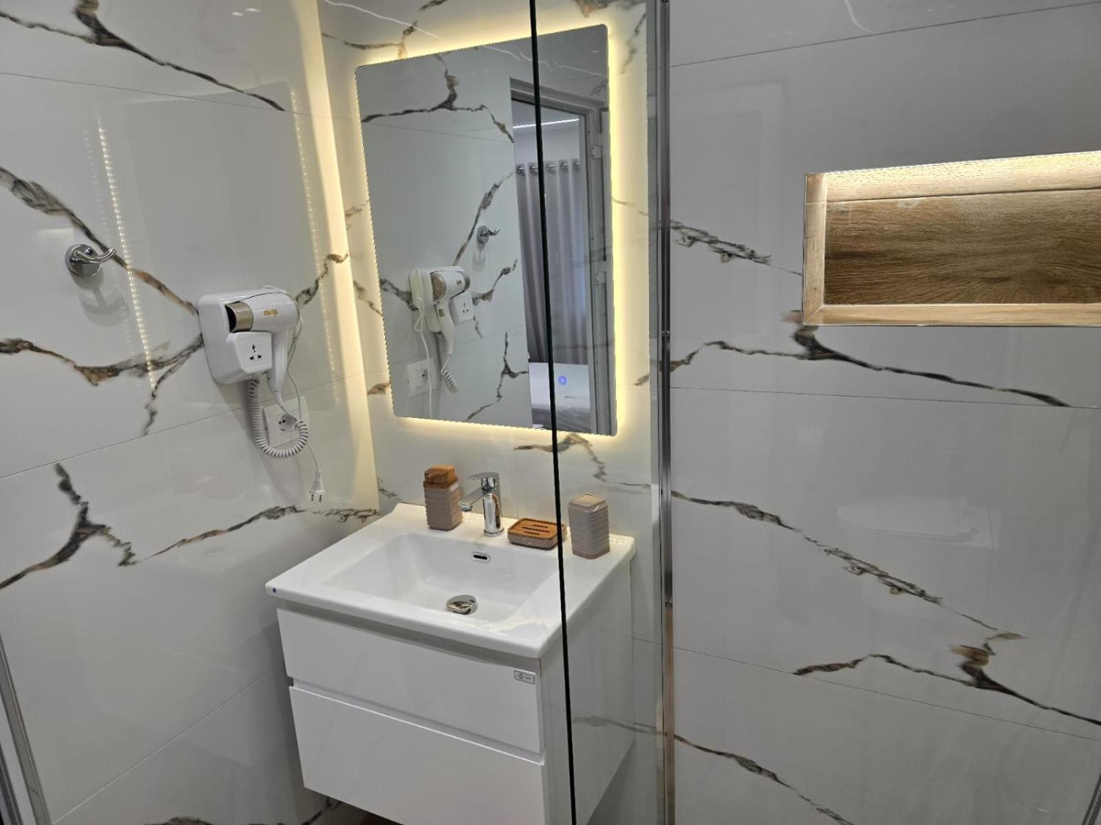 Aila Apartment Sarande Luaran gambar